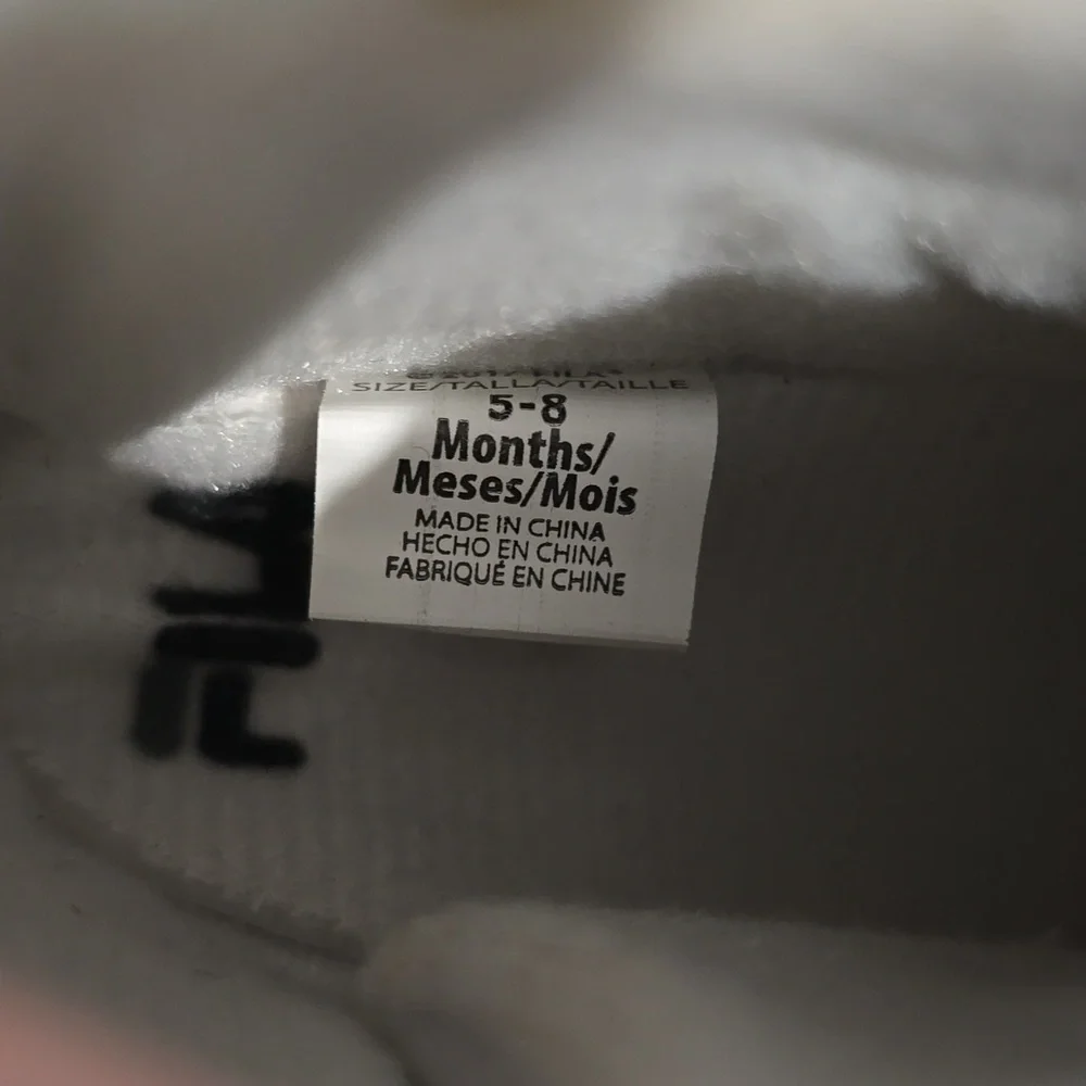Fila crib shoes Size 5-8 months‎